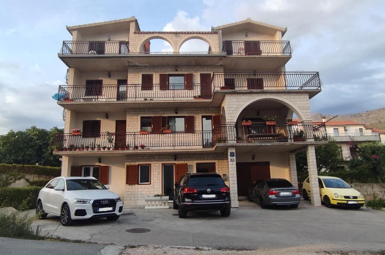 Apartments Villa Anna โปดสตรานา ภายนอก รูปภาพ