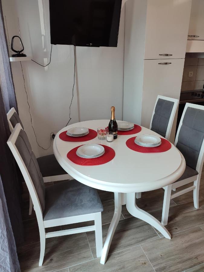 Apartments Villa Anna โปดสตรานา ภายนอก รูปภาพ