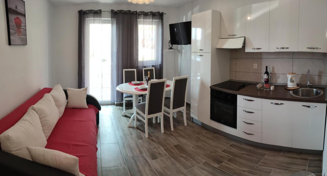 Apartments Villa Anna โปดสตรานา ภายนอก รูปภาพ