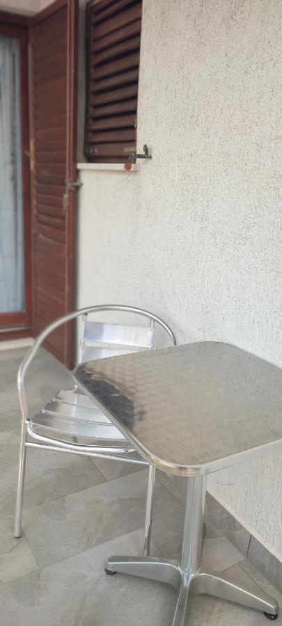 Apartments Villa Anna โปดสตรานา ภายนอก รูปภาพ