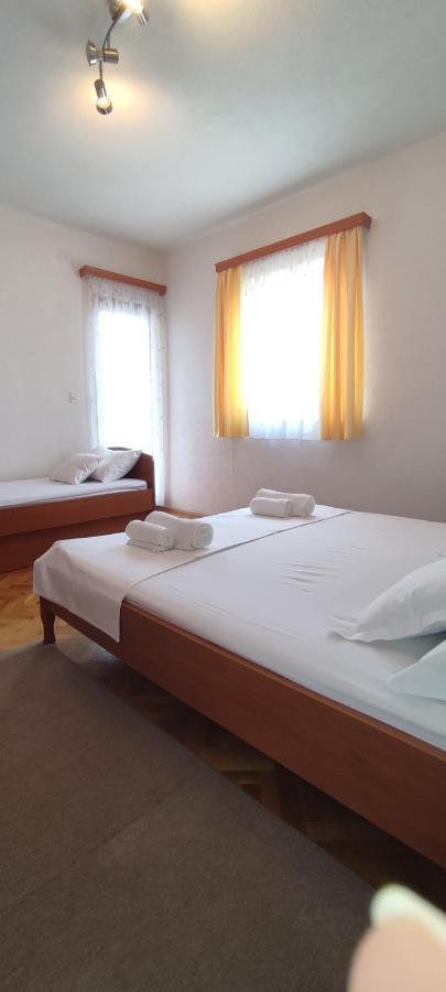 Apartments Villa Anna โปดสตรานา ภายนอก รูปภาพ