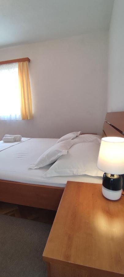 Apartments Villa Anna โปดสตรานา ภายนอก รูปภาพ
