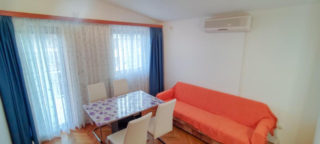 Apartments Villa Anna โปดสตรานา ภายนอก รูปภาพ