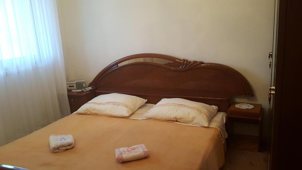Apartments Villa Anna โปดสตรานา ภายนอก รูปภาพ