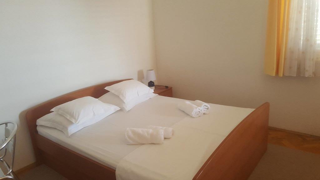 Apartments Villa Anna โปดสตรานา ภายนอก รูปภาพ